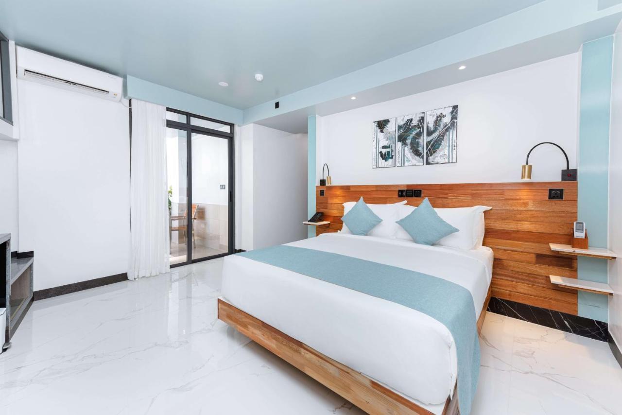 Deluxe Double Room with Balcony (Free Return Airport Transport)